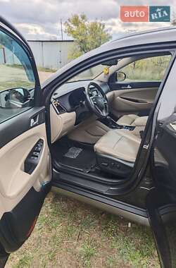 Позашляховик / Кросовер Hyundai Tucson 2016 в Смілі