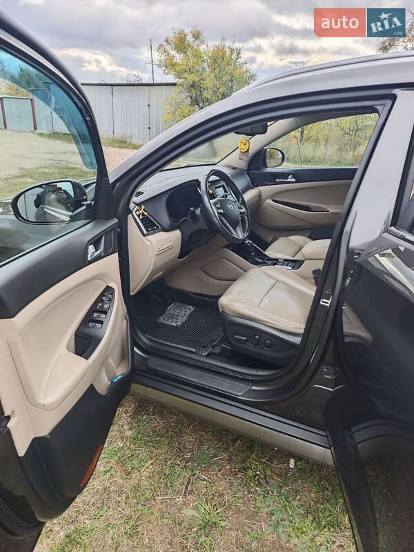 Позашляховик / Кросовер Hyundai Tucson 2016 в Смілі