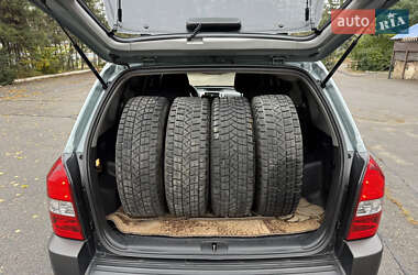 Позашляховик / Кросовер Hyundai Tucson 2007 в  фото 14 Позашляховик / Кросовер Hyundai Tucson 2007 в