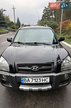 Позашляховик / Кросовер Hyundai Tucson 2006 в  фото 4 Позашляховик / Кросовер Hyundai Tucson 2006 в