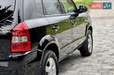 Внедорожник / Кроссовер Hyundai Tucson 2006 в 