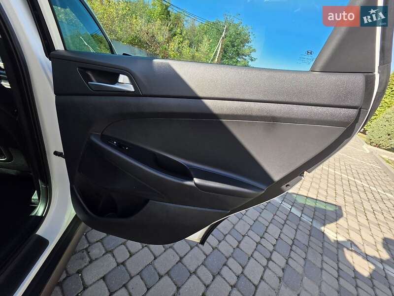 Внедорожник / Кроссовер Hyundai Tucson 2016 в Ивано-Франковске