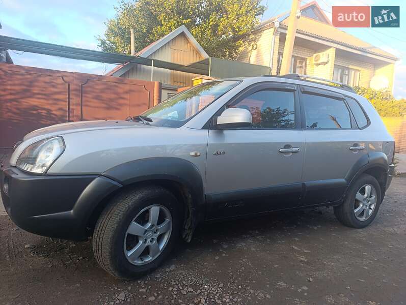 Позашляховик / Кросовер Hyundai Tucson 2004 в Роздільній фото 2 Позашляховик / Кросовер Hyundai Tucson 2004 в Роздільній