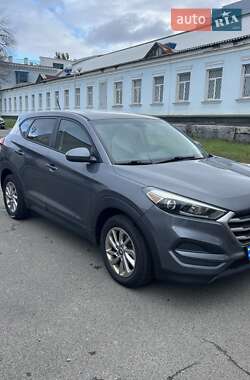 Позашляховик / Кросовер Hyundai Tucson 2016 в  фото 2 Позашляховик / Кросовер Hyundai Tucson 2016 в