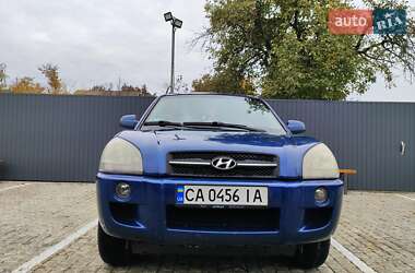 Позашляховик / Кросовер Hyundai Tucson 2004 в  фото 3 Позашляховик / Кросовер Hyundai Tucson 2004 в