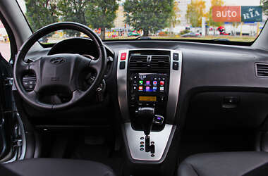 Внедорожник / Кроссовер Hyundai Tucson 2009 в 