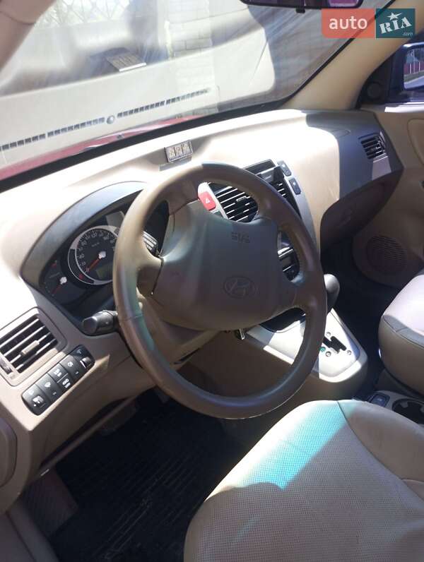 Позашляховик / Кросовер Hyundai Tucson 2008 в Києві фото 2 Позашляховик / Кросовер Hyundai Tucson 2008 в Києві