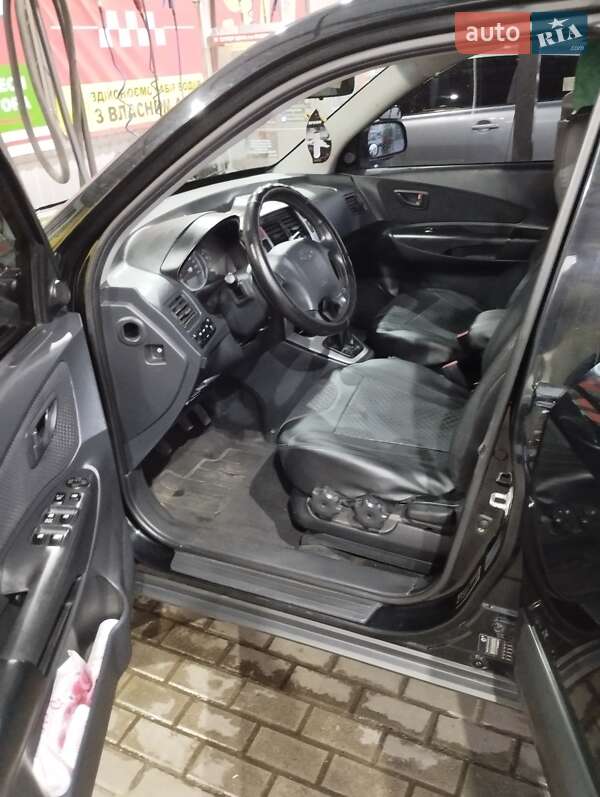 Внедорожник / Кроссовер Hyundai Tucson 2008 в Александрие