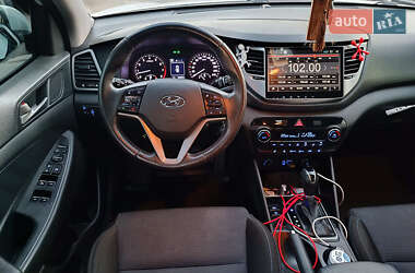 Внедорожник / Кроссовер Hyundai Tucson 2017 в 