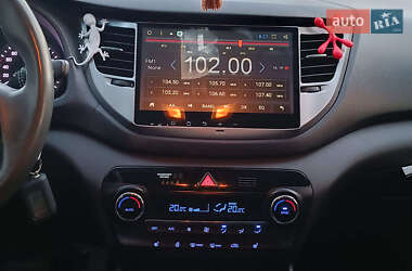 Внедорожник / Кроссовер Hyundai Tucson 2017 в 