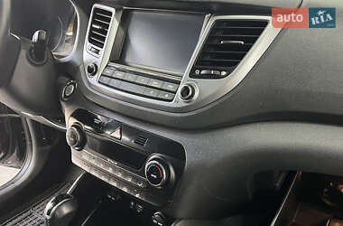 Внедорожник / Кроссовер Hyundai Tucson 2017 в 