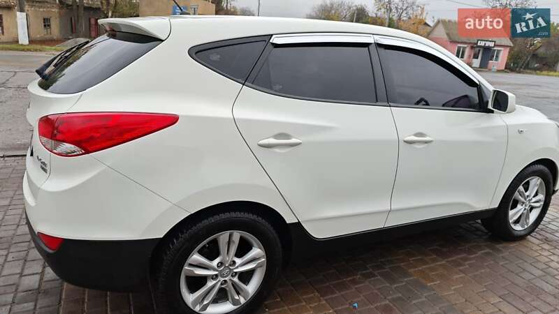 Внедорожник / Кроссовер Hyundai Tucson 2011 в Подольске