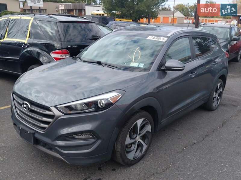 Позашляховик / Кросовер Hyundai Tucson 2015 в Полтаві