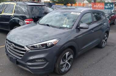Внедорожник / Кроссовер Hyundai Tucson 2015 в  фото 2 Внедорожник / Кроссовер Hyundai Tucson 2015 в