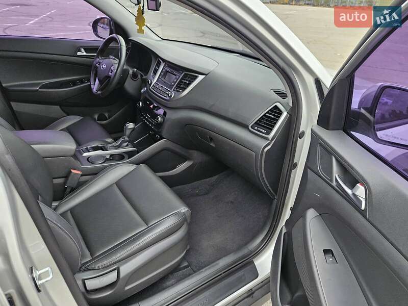 Позашляховик / Кросовер Hyundai Tucson 2015 в Дніпрі