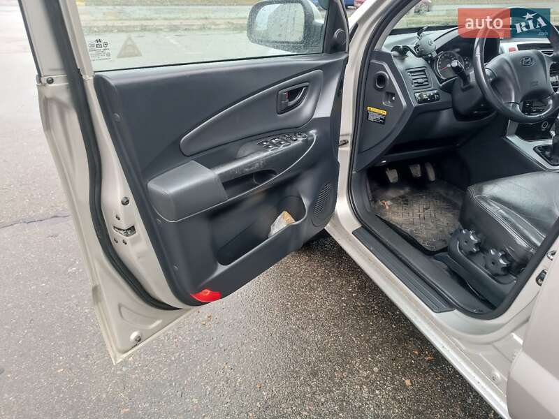 Позашляховик / Кросовер Hyundai Tucson 2006 в Харкові фото 17 Позашляховик / Кросовер Hyundai Tucson 2006 в Харкові