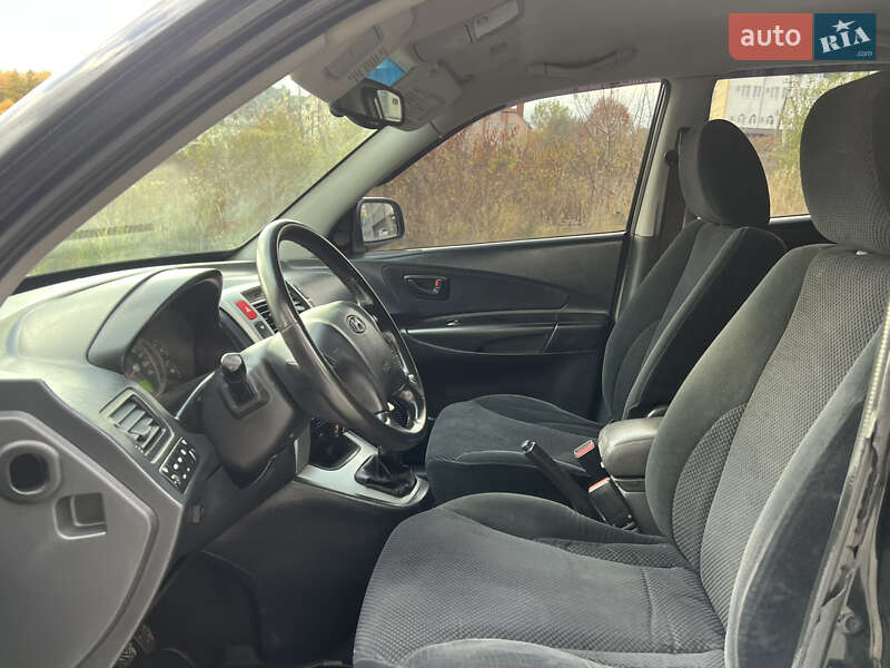 Позашляховик / Кросовер Hyundai Tucson 2006 в Тернополі фото 32 Позашляховик / Кросовер Hyundai Tucson 2006 в Тернополі