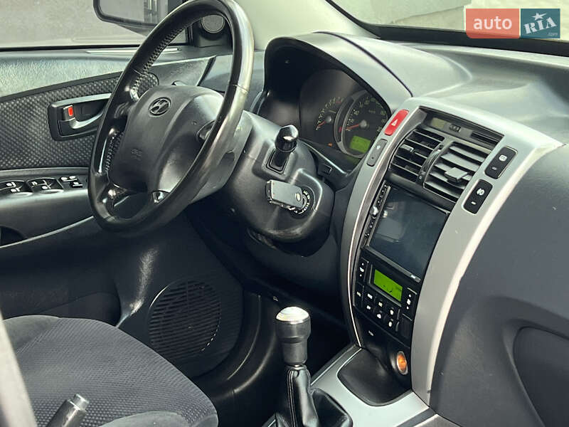 Позашляховик / Кросовер Hyundai Tucson 2006 в Тернополі фото 42 Позашляховик / Кросовер Hyundai Tucson 2006 в Тернополі