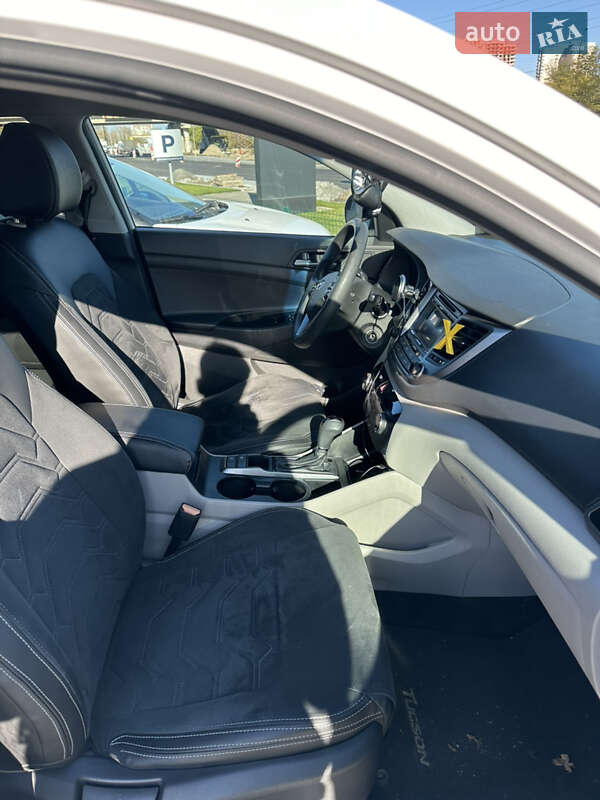 Внедорожник / Кроссовер Hyundai Tucson 2016 в Киеве фото 10 Внедорожник / Кроссовер Hyundai Tucson 2016 в Киеве