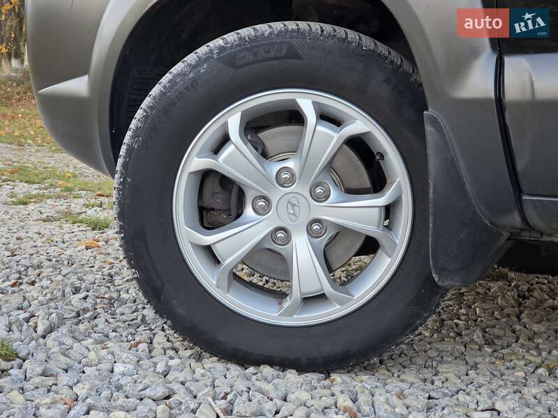Внедорожник / Кроссовер Hyundai Tucson 2009 в Гусятине фото 24 Внедорожник / Кроссовер Hyundai Tucson 2009 в Гусятине