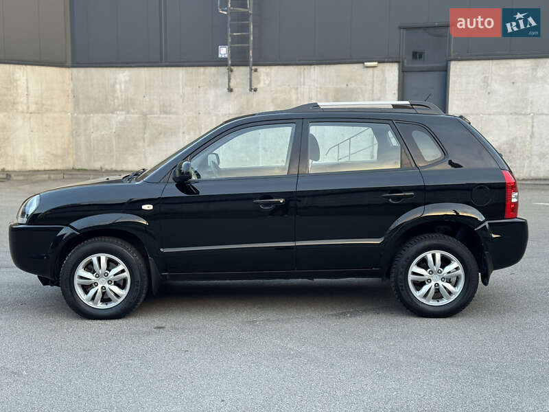 Позашляховик / Кросовер Hyundai Tucson 2009 в Києві