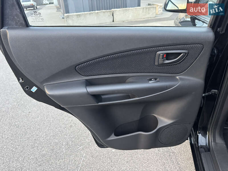 Позашляховик / Кросовер Hyundai Tucson 2009 в Києві