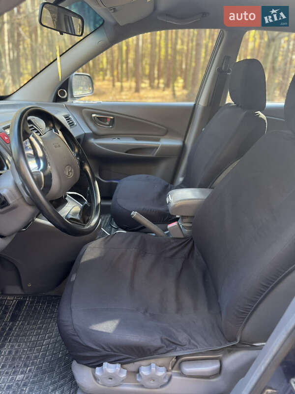 Внедорожник / Кроссовер Hyundai Tucson 2006 в Житомире фото 5 Внедорожник / Кроссовер Hyundai Tucson 2006 в Житомире