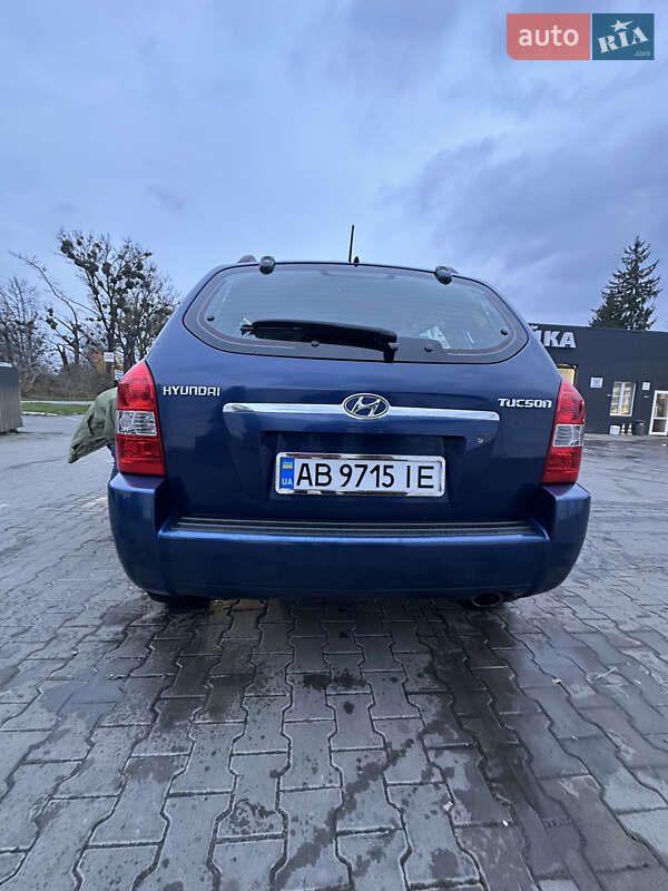 Внедорожник / Кроссовер Hyundai Tucson 2004 в Хмельнике