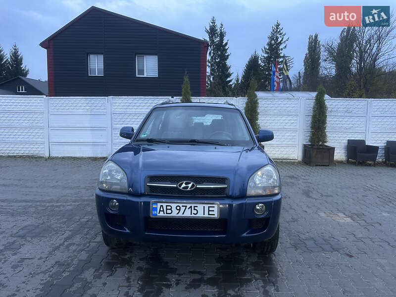 Внедорожник / Кроссовер Hyundai Tucson 2004 в Хмельнике