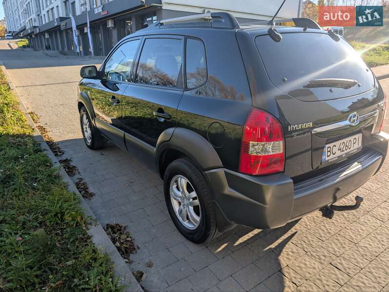 Внедорожник / Кроссовер Hyundai Tucson 2005 в Новояворовске