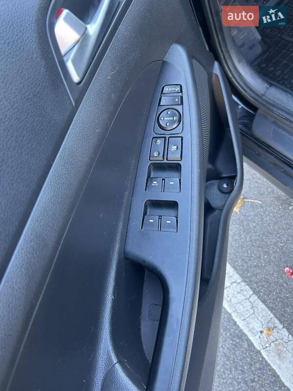 Позашляховик / Кросовер Hyundai Tucson 2017 в Львові фото 10 Позашляховик / Кросовер Hyundai Tucson 2017 в Львові