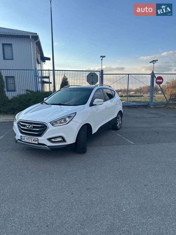 Внедорожник / Кроссовер Hyundai Tucson 2014 в Новомосковске фото 7 Внедорожник / Кроссовер Hyundai Tucson 2014 в Новомосковске