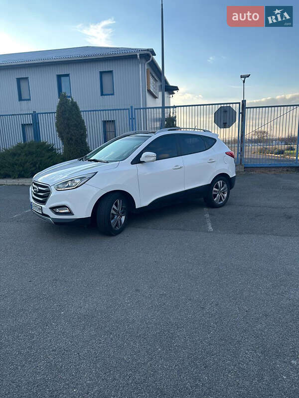 Внедорожник / Кроссовер Hyundai Tucson 2014 в Новомосковске фото 10 Внедорожник / Кроссовер Hyundai Tucson 2014 в Новомосковске