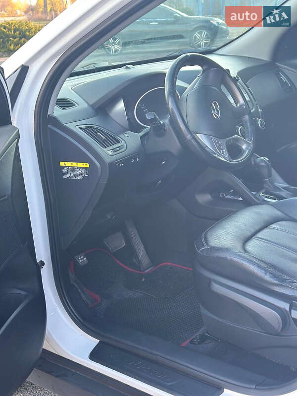 Внедорожник / Кроссовер Hyundai Tucson 2014 в Новомосковске фото 35 Внедорожник / Кроссовер Hyundai Tucson 2014 в Новомосковске