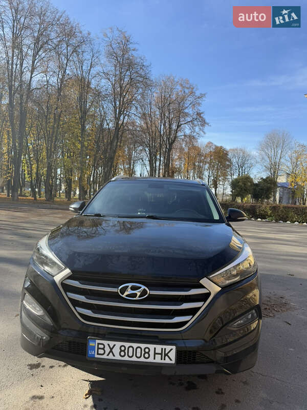 Внедорожник / Кроссовер Hyundai Tucson 2016 в Староконстантинове