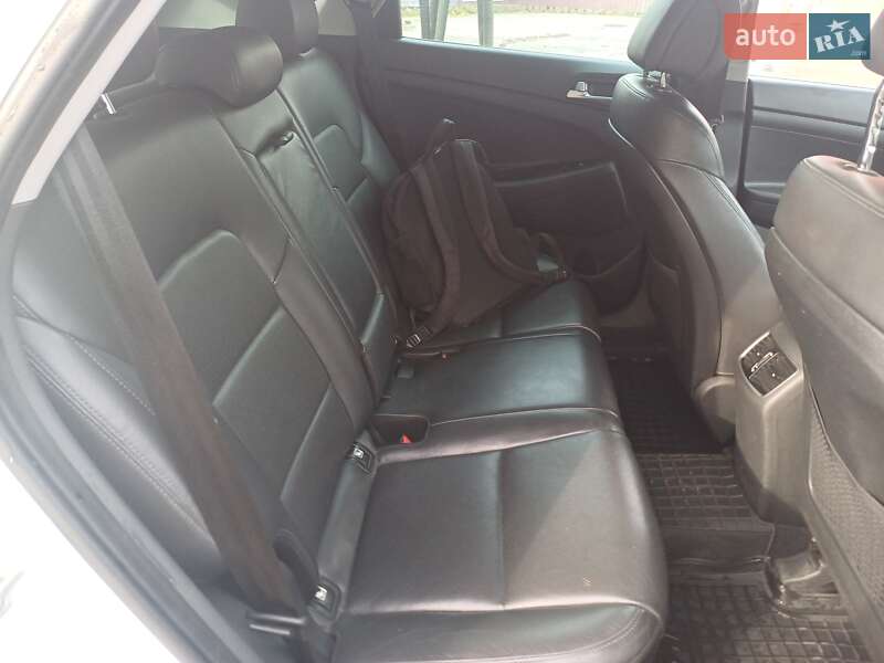 Внедорожник / Кроссовер Hyundai Tucson 2016 в Сумах