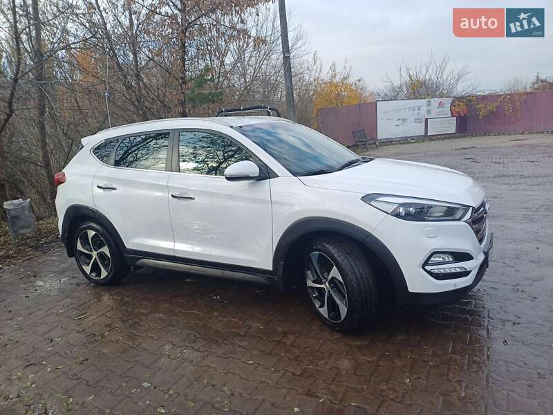 Внедорожник / Кроссовер Hyundai Tucson 2016 в Сумах