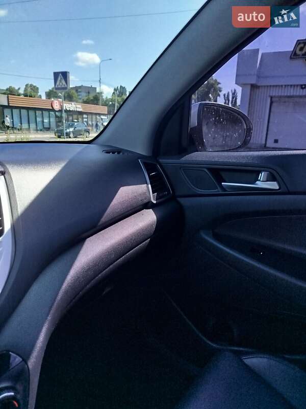 Позашляховик / Кросовер Hyundai Tucson 2016 в Києві