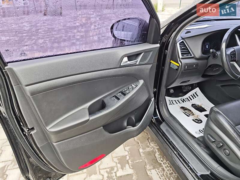 Внедорожник / Кроссовер Hyundai Tucson 2016 в Немирове