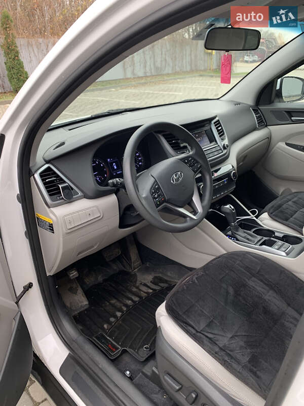 Позашляховик / Кросовер Hyundai Tucson 2017 в Івано-Франківську