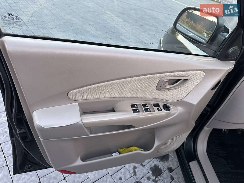 Внедорожник / Кроссовер Hyundai Tucson 2005 в Самборе фото 13 Внедорожник / Кроссовер Hyundai Tucson 2005 в Самборе