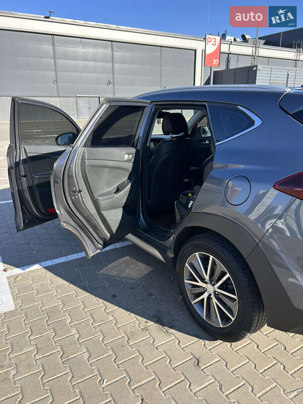 Внедорожник / Кроссовер Hyundai Tucson 2016 в Киеве