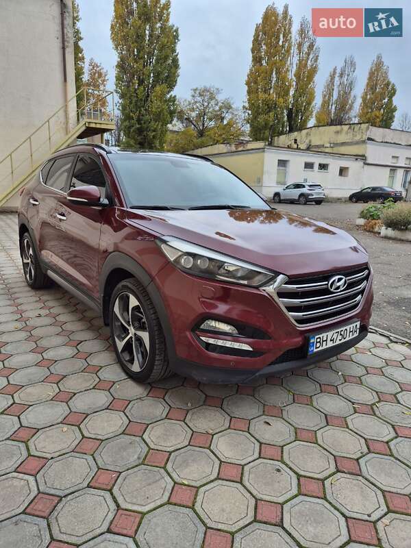 Внедорожник / Кроссовер Hyundai Tucson 2015 в Черноморске