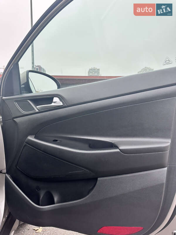 Внедорожник / Кроссовер Hyundai Tucson 2017 в Киеве