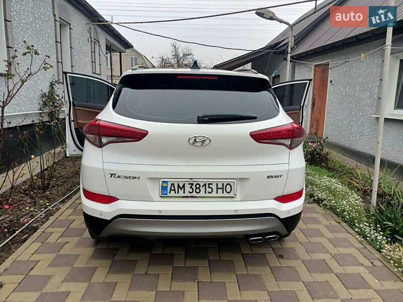 Внедорожник / Кроссовер Hyundai Tucson 2016 в Малине