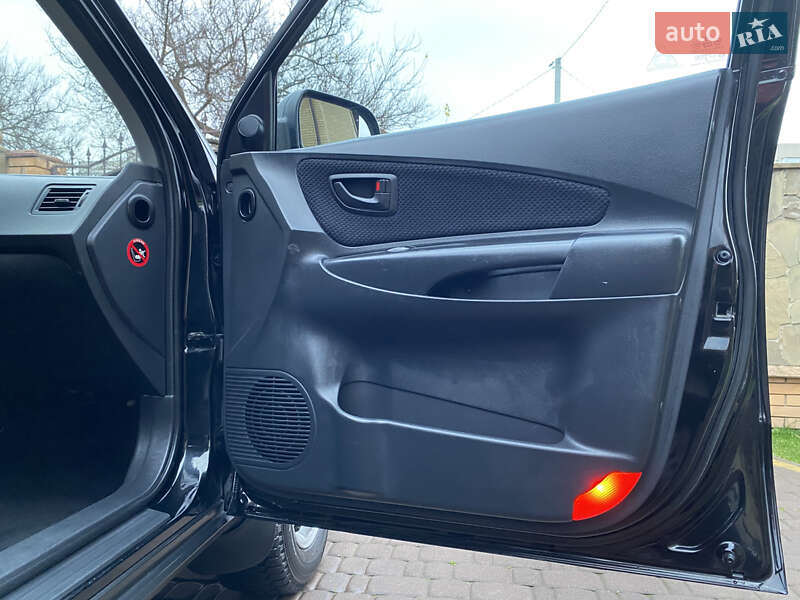 Внедорожник / Кроссовер Hyundai Tucson 2006 в Чернигове фото 34 Внедорожник / Кроссовер Hyundai Tucson 2006 в Чернигове