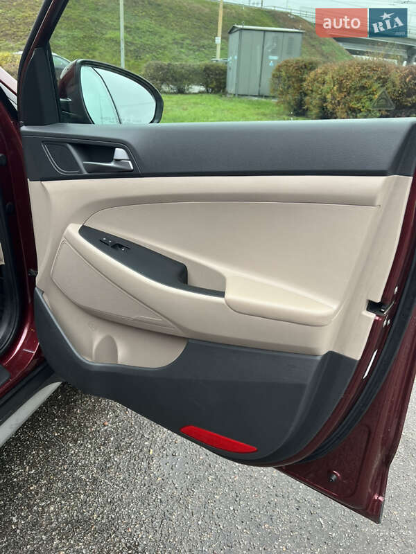 Внедорожник / Кроссовер Hyundai Tucson 2017 в Киеве