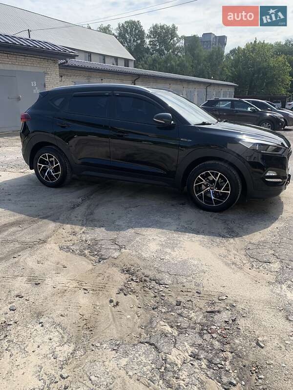Внедорожник / Кроссовер Hyundai Tucson 2017 в Сумах