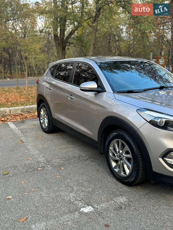 Внедорожник / Кроссовер Hyundai Tucson 2016 в Киеве