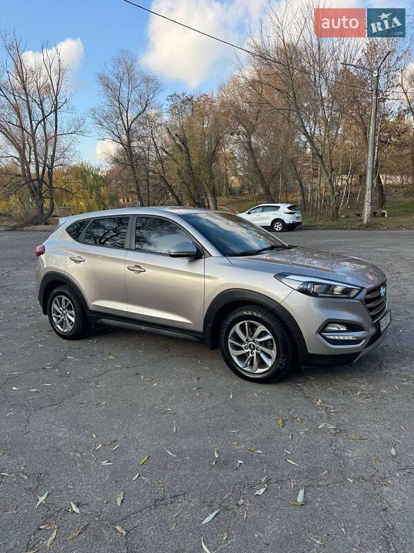 Внедорожник / Кроссовер Hyundai Tucson 2016 в Киеве